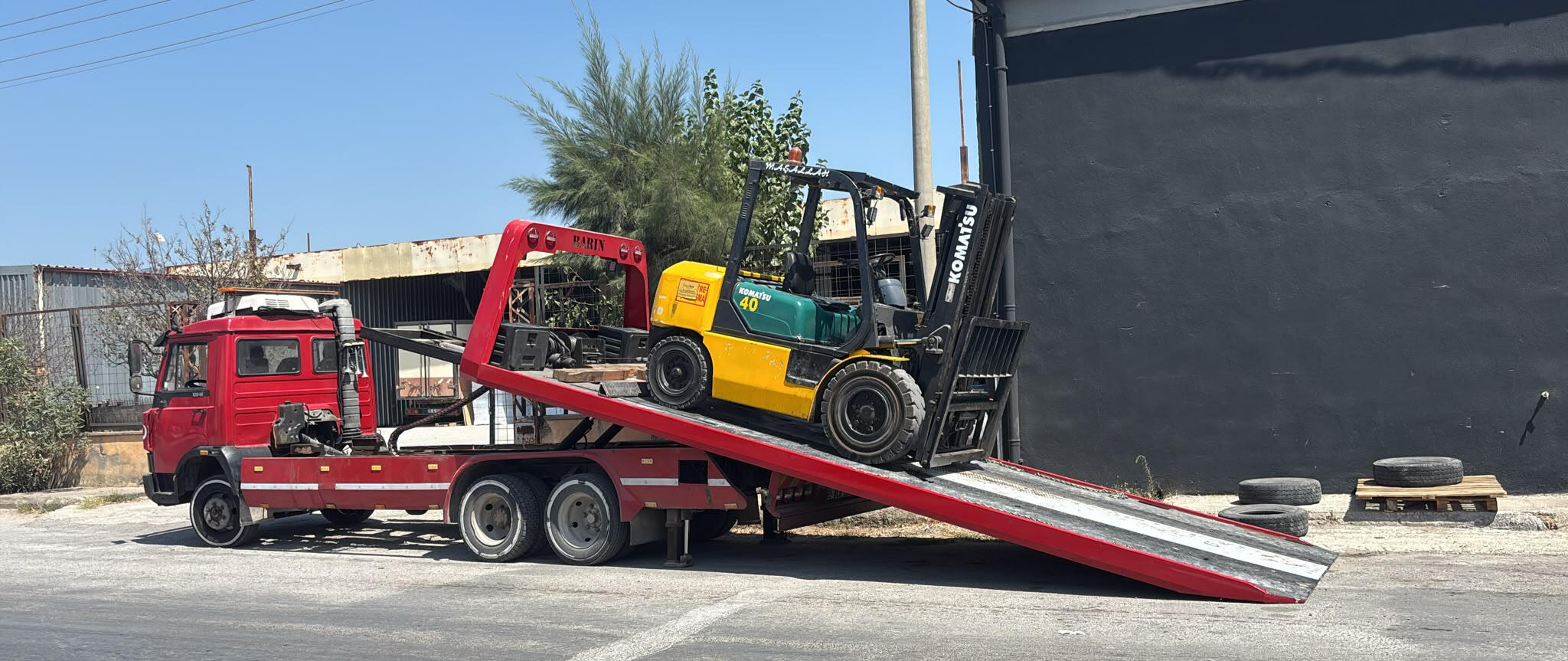 Görkemli Kurtarıcı ile İzmir'de iş makinesi taşıma hizmeti