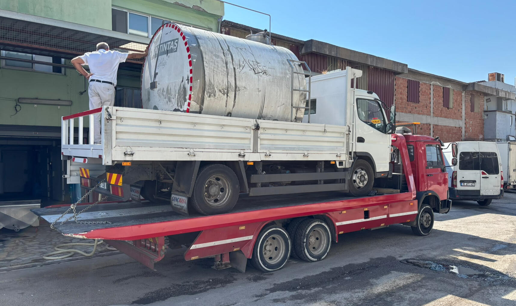 Görkemli Kurtarıcı - Bornova - İZMİR - Ege Bölgesi Yol Yardım