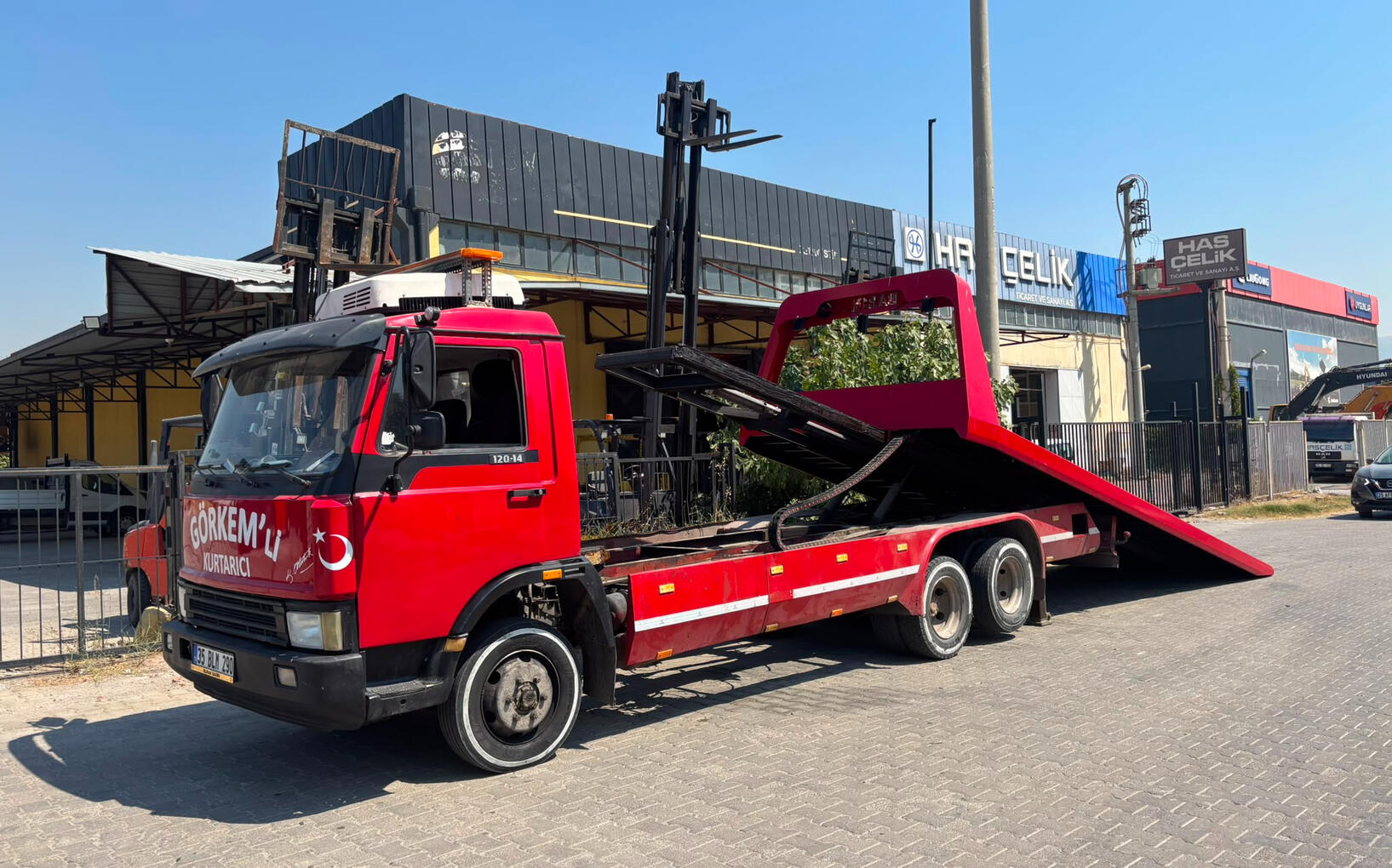 Görkemli Kurtarıcı ile İzmir'de araç taşıma hizmeti