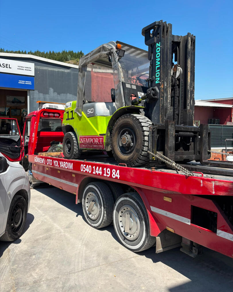 İzmir Bornova'da Görkemli Kurtarıcı oto kurtarma ve yol yardım aracı